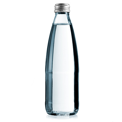 Eau en bouteille fermée